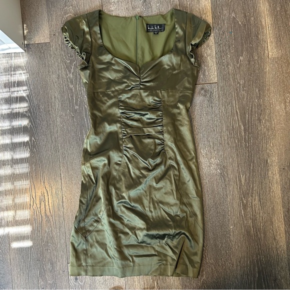 Nicole Miller Dresses & Skirts - Elegant Olive Green Dress